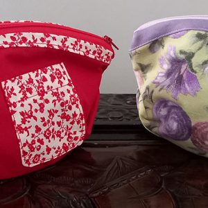 le ptit univers de sylvia, couture, pochette, mauve, rouge, fleurs, tissu, création, travail artisanal